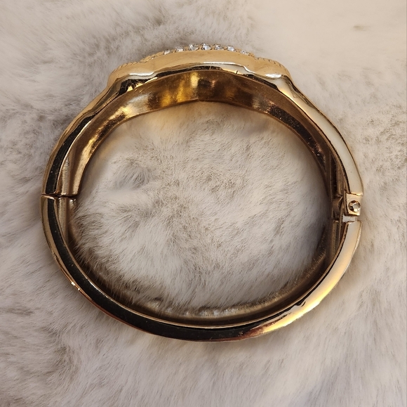 NWOT Jaguar Rhinestone Statement Bracelet - Picture 4 of 4